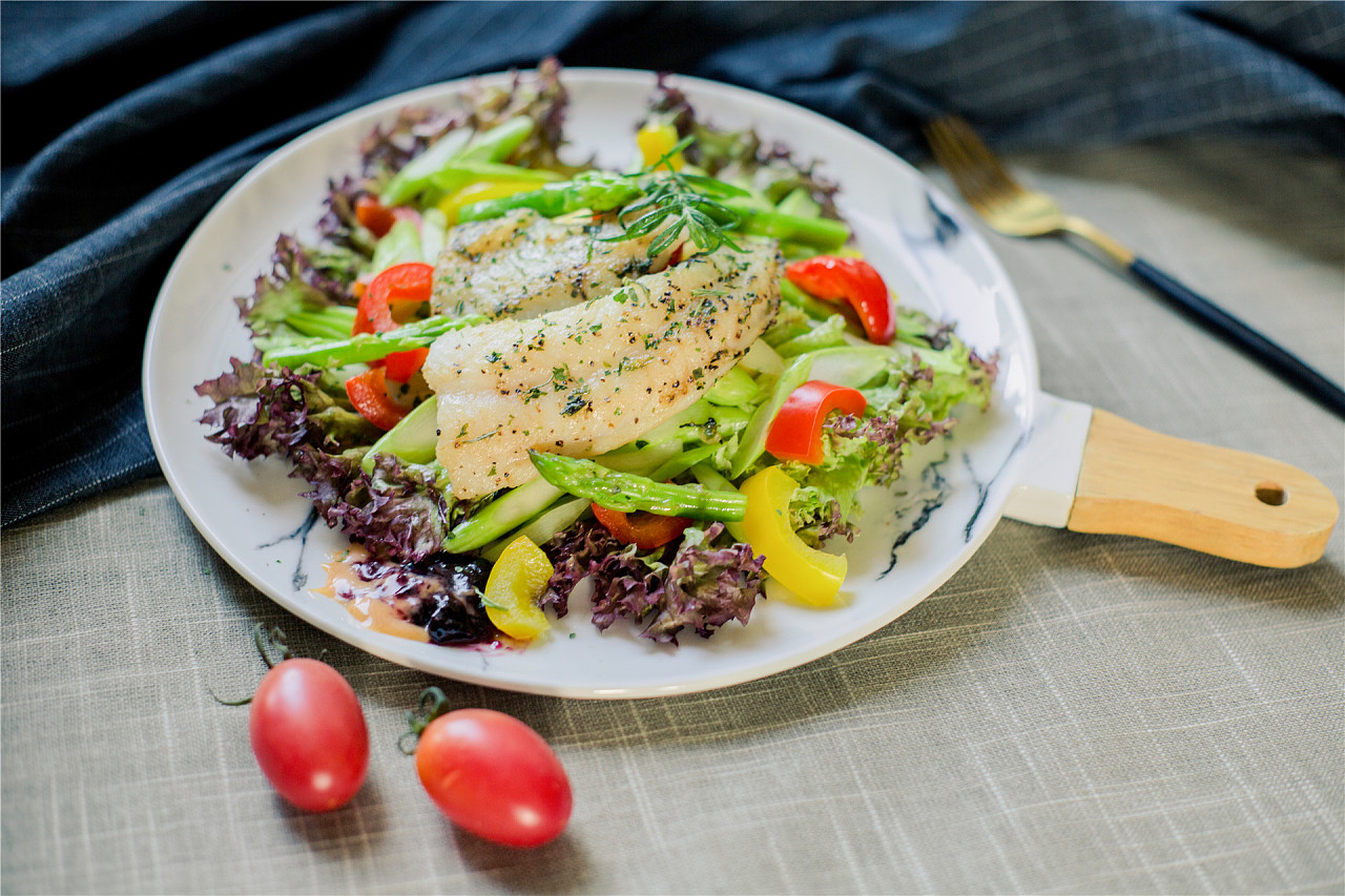 新东方-S(09901)发布年度业绩,股东应占净利润3.72亿美元 同比增加20.1%