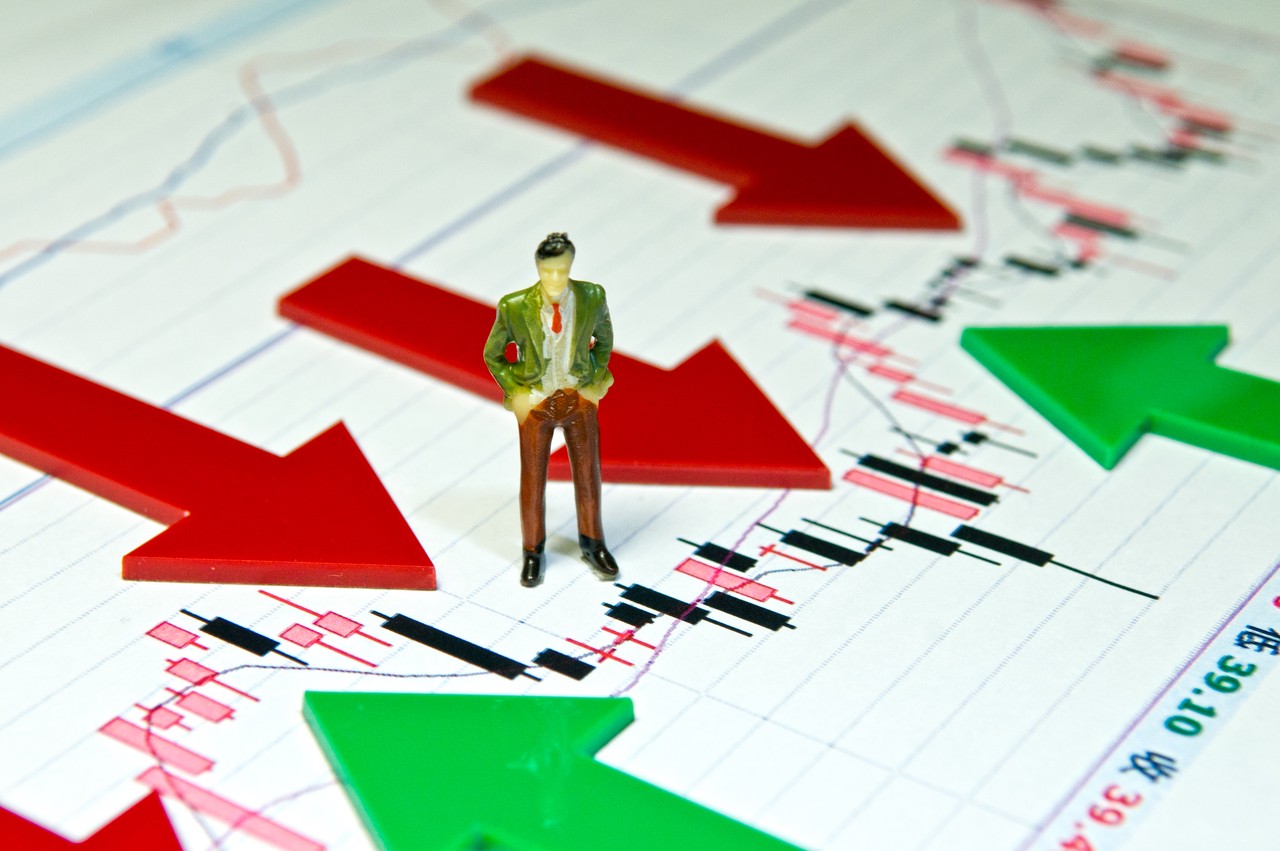 招商电子:中芯国际(00981)2025 Q3收入指引环比增长,2025 Q4备货能见度下降